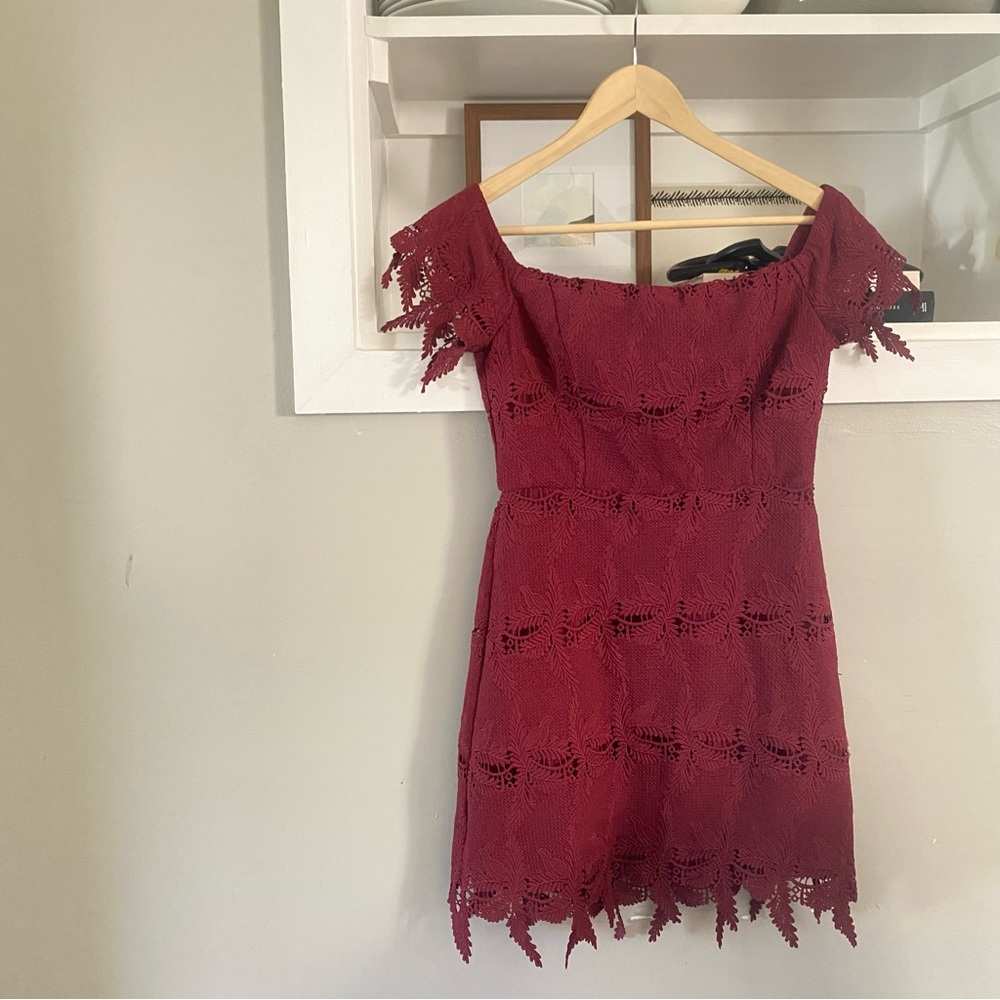 • astr valentina off the shoulder lace dress • - Picture 1 of 9
